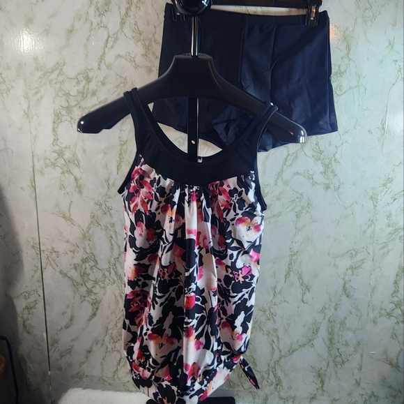 VBEASIIY 2 Piece Swimsuit - Picture 1 of 9